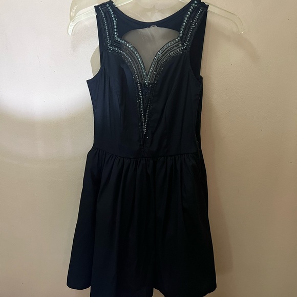 Woman’s black dress size S - Picture 5 of 5